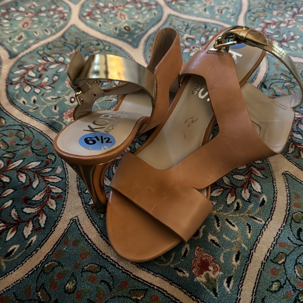 NWT Michael Kors heels size 6.5